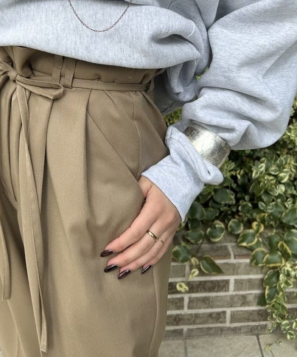 大槻 まひろさんの「BEAMS WOMEN｜【別注】CONTROL FREAK / ★ファー バッグ」を使ったコーディネート