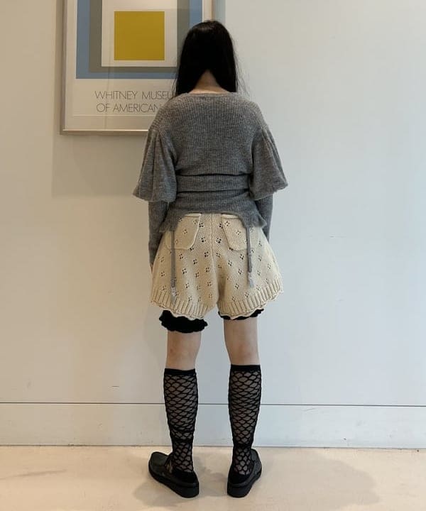 清水 彩乃さんの「BEAMS WOMEN｜maturely / ワイヤー メッシュ シアー ハイソックス」を使ったコーディネート