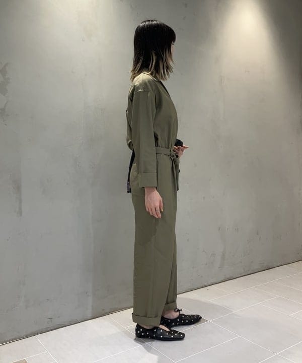 中平 あみさんの「BEAMS WOMEN｜スキッパー ギャバ ジャンプスーツ」を使ったコーディネート