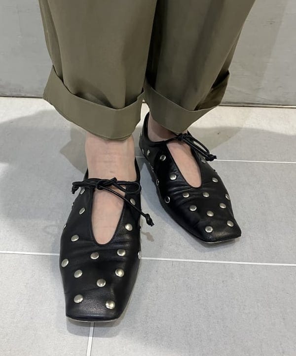 中平 あみさんの「BEAMS WOMEN｜スキッパー ギャバ ジャンプスーツ」を使ったコーディネート