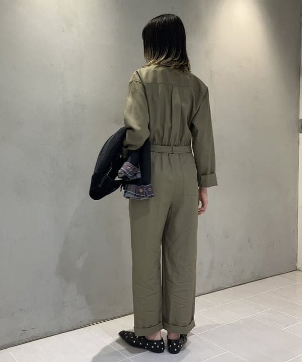 中平 あみさんの「BEAMS WOMEN｜スキッパー ギャバ ジャンプスーツ」を使ったコーディネート