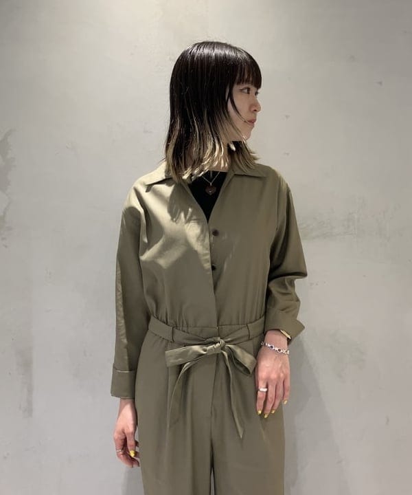 中平 あみさんの「BEAMS WOMEN｜スキッパー ギャバ ジャンプスーツ」を使ったコーディネート