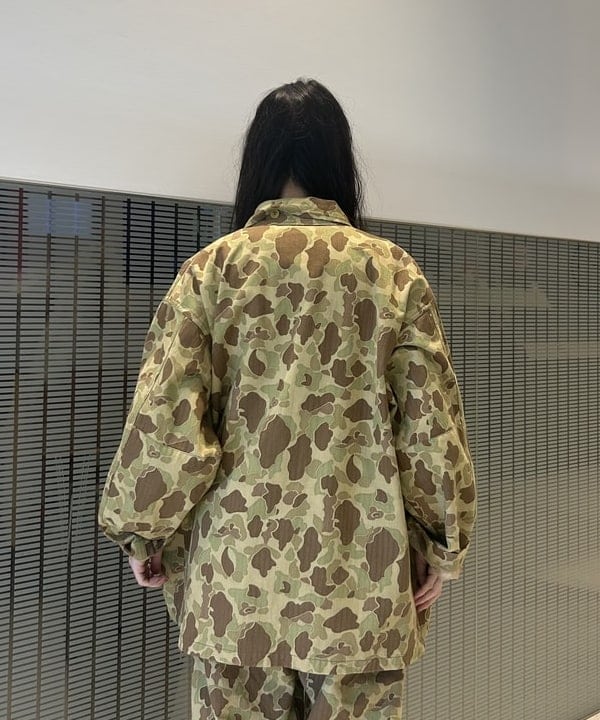 清水 彩乃さんの「BEAMS WOMEN｜【別注】BUZZ RICKSON'S / ヘリンボーン カモ ジャケット」を使ったコーディネート