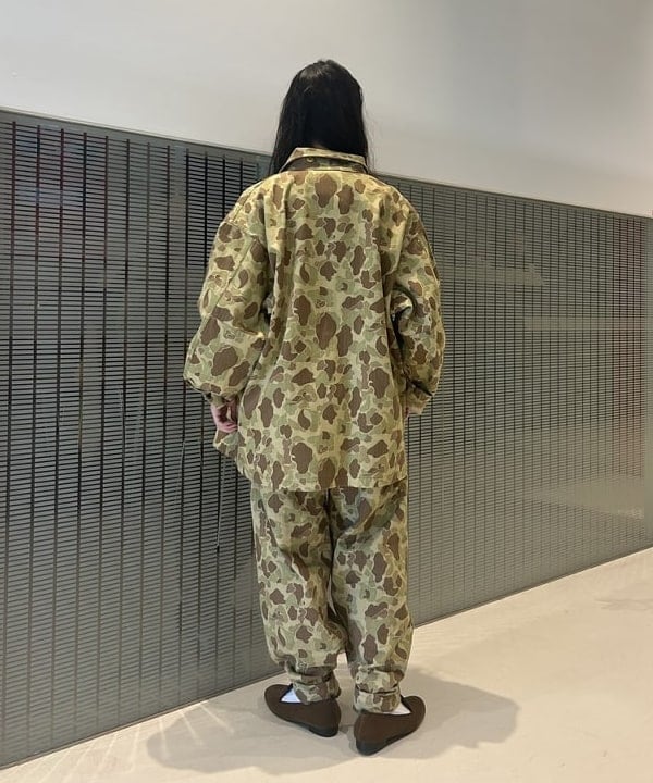 清水 彩乃さんの「BEAMS WOMEN｜【別注】BUZZ RICKSON'S / ヘリンボーン カモ ジャケット」を使ったコーディネート