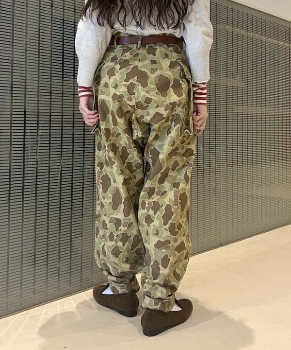 清水 彩乃さんの「BEAMS WOMEN｜【別注】BUZZ RICKSON'S / ヘリンボーン カモ ジャケット」を使ったコーディネート