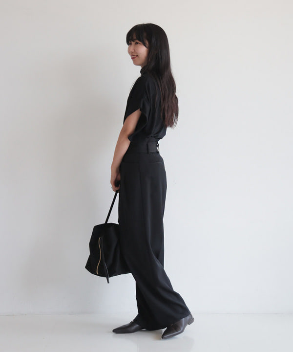 中丸　栞さんの「BEAMS WOMEN｜【別注】COG THE BIGSMOKE / KENNA ハイネック フレンチスリーブ トップス」を使ったコーディネート