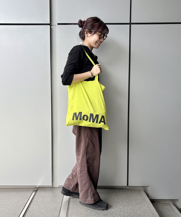 SHINAGAWAさんの「BEAMS WOMEN｜ワイド チノ パンツ」を使ったコーディネート