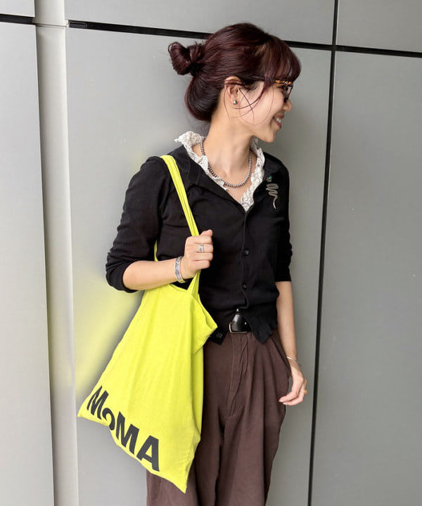 SHINAGAWAさんの「BEAMS WOMEN｜ワイド チノ パンツ」を使ったコーディネート