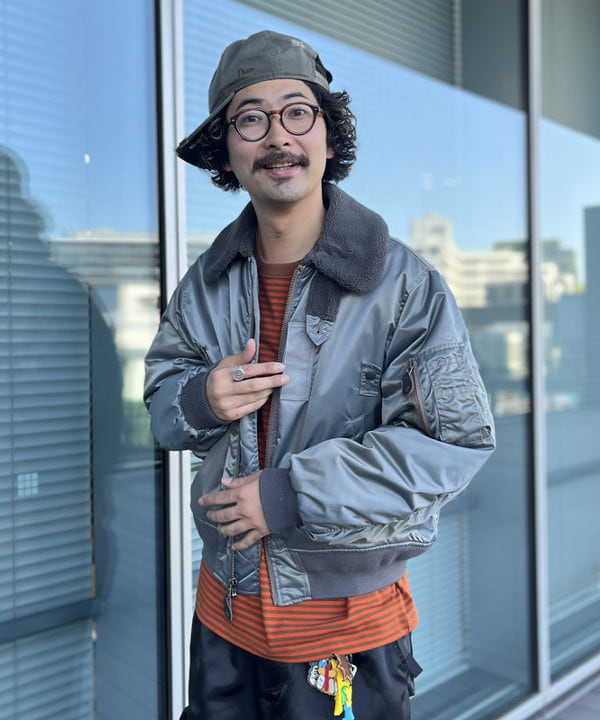 BAKU(東江 漠)さんの「BEAMS WOMEN｜【別注】Gramicci / シャイニーナイロン 6ポケットパンツ」を使ったコーディネート