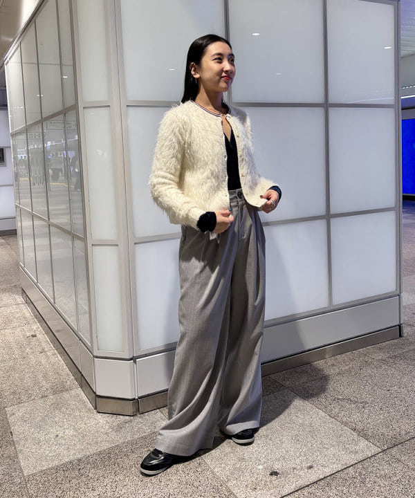 ちりこさんの「BEAMS WOMEN｜【別注】FRED PERRY / Fluffy Crewneck Knit Cardigan」を使ったコーディネート