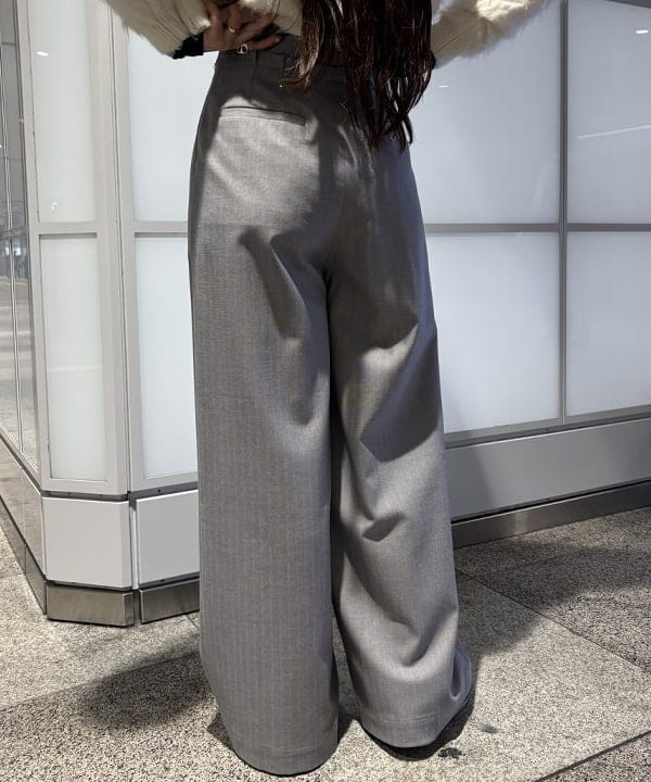 ちりこさんの「BEAMS WOMEN｜【別注】FRED PERRY / Fluffy Crewneck Knit Cardigan」を使ったコーディネート