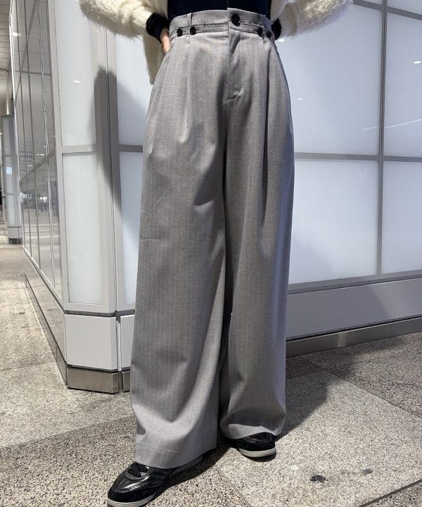 ちりこさんの「BEAMS WOMEN｜【別注】FRED PERRY / Fluffy Crewneck Knit Cardigan」を使ったコーディネート