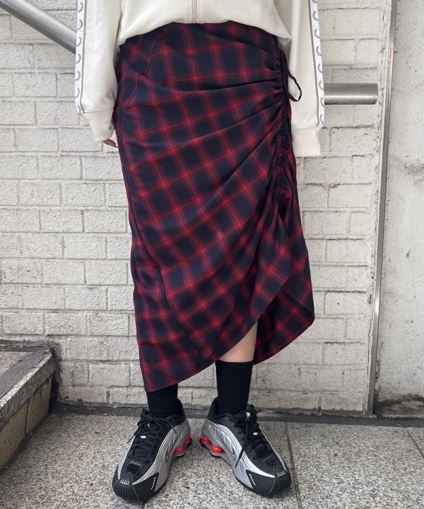 山本 里南さんの「BEAMS WOMEN｜FRED PERRY / Taped Track Jacket」を使ったコーディネート