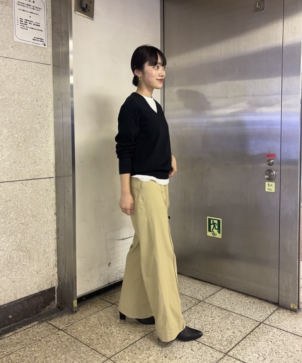 野村 美紅さんの「BEAMS WOMEN｜コットン ストレート パンツ」を使ったコーディネート