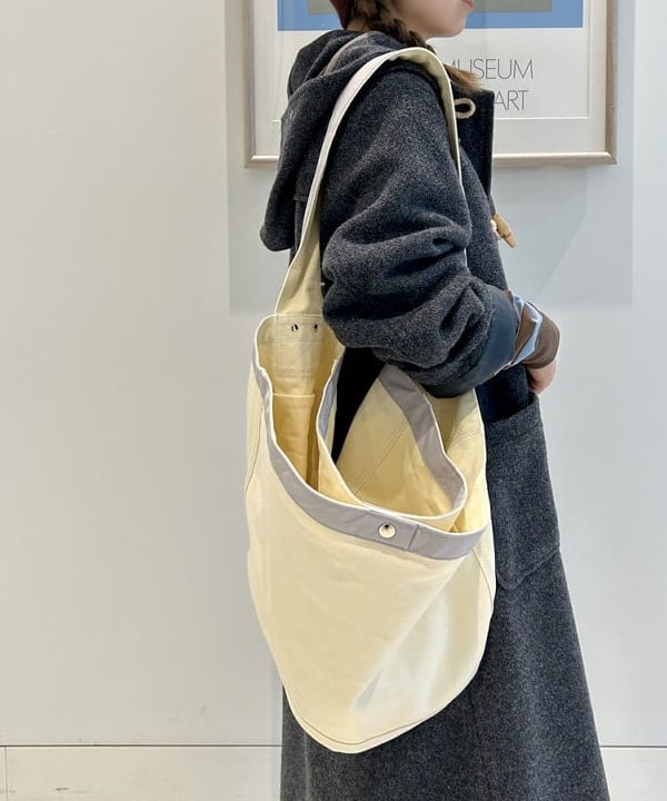 ナツハさんの「BEAMS WOMEN｜【別注】Casselini / フラワー ニット帽」を使ったコーディネート