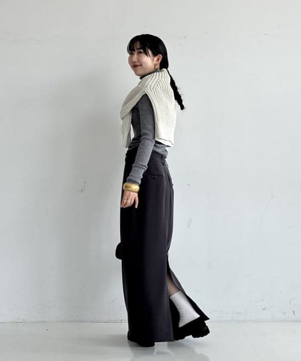 中丸　栞さんの「BEAMS WOMEN｜【別注】CAMINANDO / ローファー」を使ったコーディネート