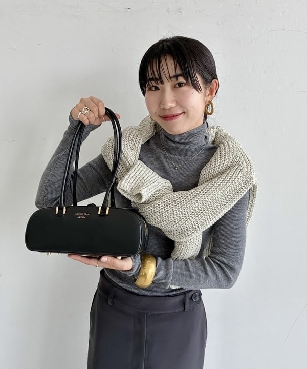 中丸　栞さんの「BEAMS WOMEN｜【別注】CAMINANDO / ローファー」を使ったコーディネート