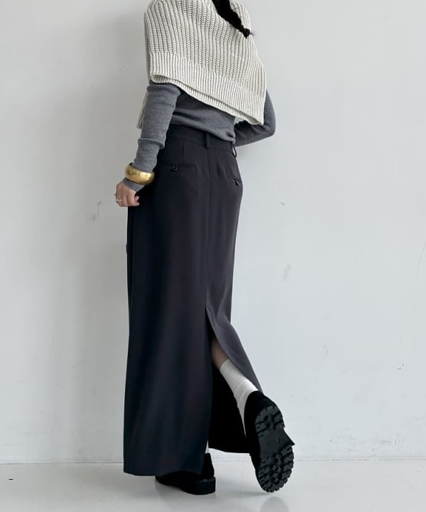 中丸　栞さんの「BEAMS WOMEN｜【別注】CAMINANDO / ローファー」を使ったコーディネート