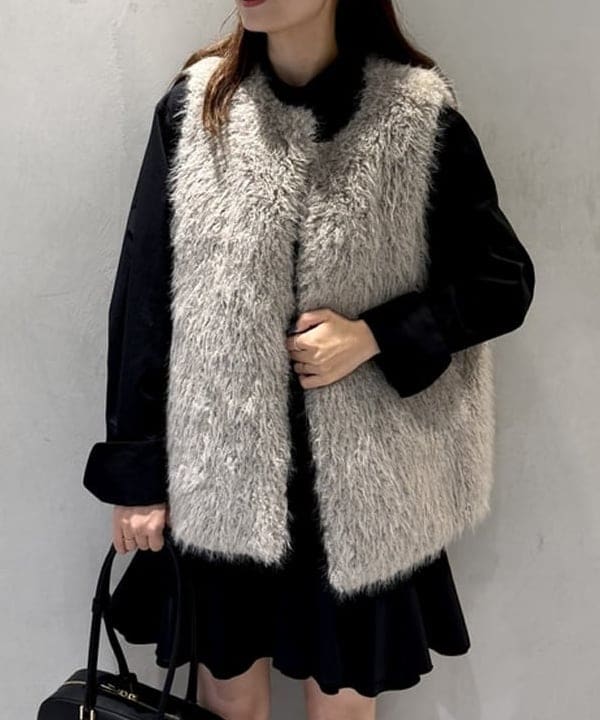 ヒライさんの「BEAMS WOMEN｜フリルヘム シャツ ワンピース」を使ったコーディネート