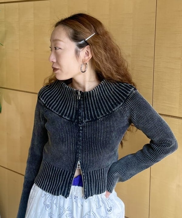 ハルキ　モモナさんの「BEAMS WOMEN｜モールフェード ジップ カーディガン」を使ったコーディネート