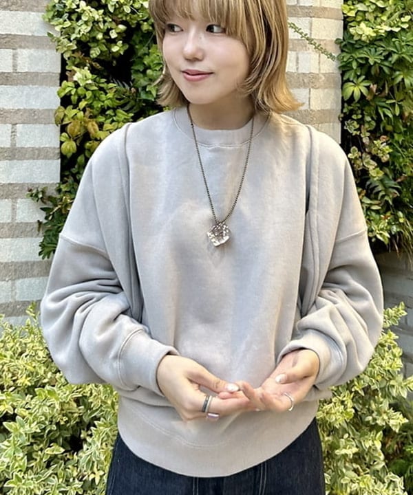 小原 もこさんの「BEAMS WOMEN｜BRIEFING × BEAMS BOY / 別注 ヘルメット バッグ」を使ったコーディネート