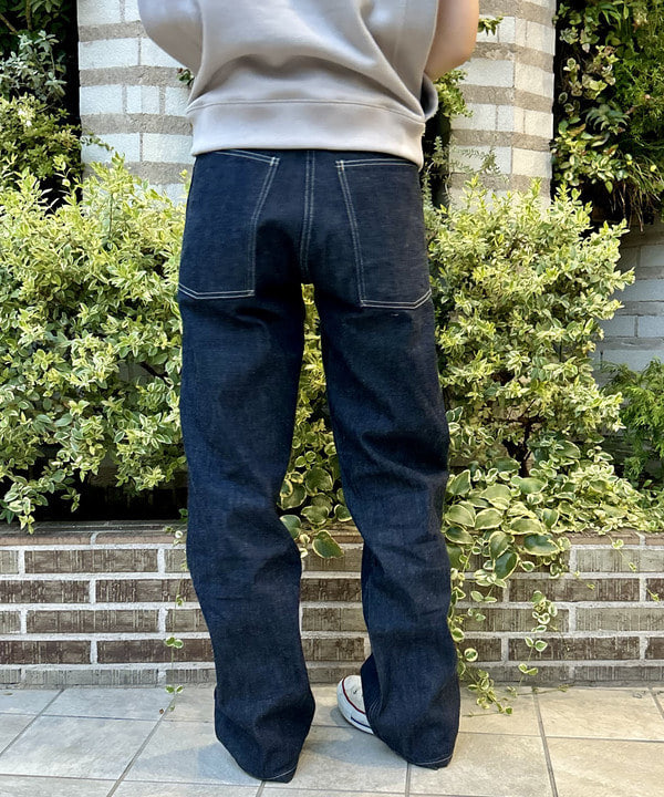 小原 もこさんの「BEAMS WOMEN｜BRIEFING × BEAMS BOY / 別注 ヘルメット バッグ」を使ったコーディネート