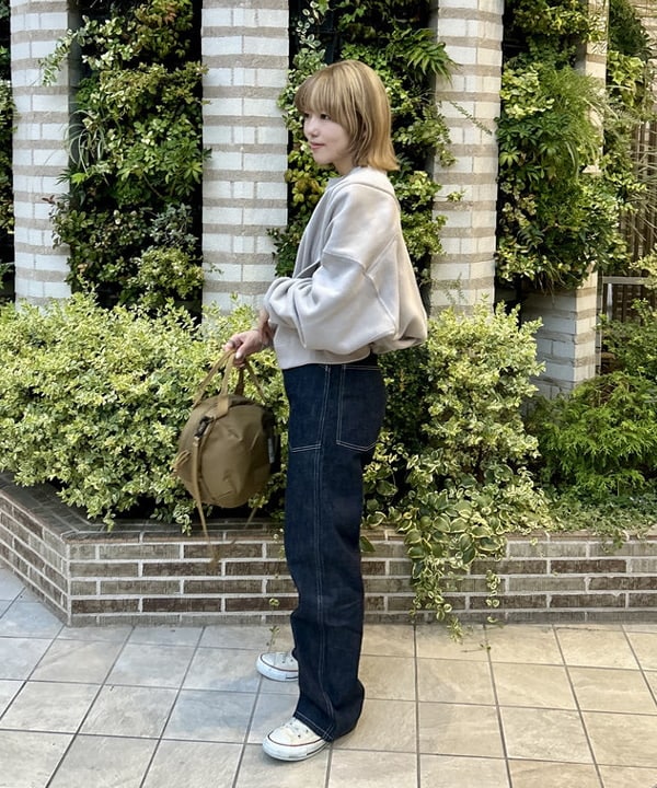 小原 もこさんの「BEAMS WOMEN｜BRIEFING × BEAMS BOY / 別注 ヘルメット バッグ」を使ったコーディネート