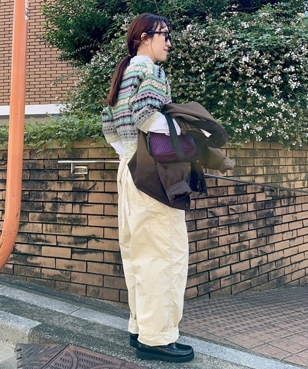 イシイ サオリさんの「BEAMS WOMEN｜フェアアイル 5分袖 カーディガン」を使ったコーディネート