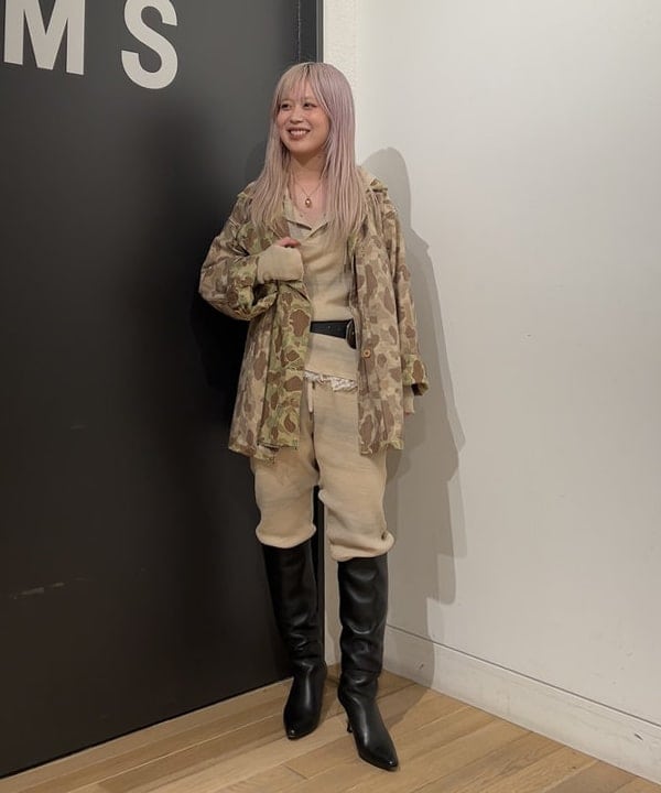 ando naoさんの「BEAMS WOMEN｜【別注】BUZZ RICKSON'S / ヘリンボーン カモ ジャケット」を使ったコーディネート