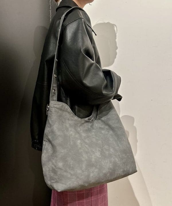 早川 萌子さんの「BEAMS WOMEN｜フェイクレザー フライト ジャケット」を使ったコーディネート