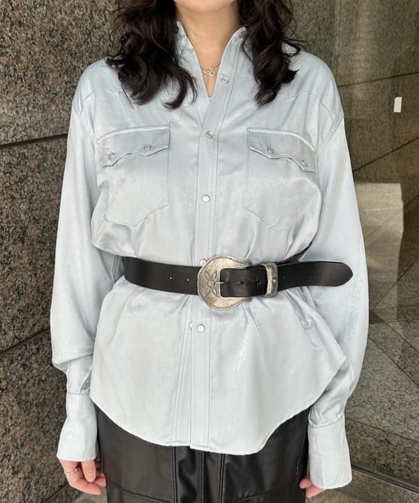 Sakiさんの「BEAMS WOMEN｜サテン ウエスタン シャツ」を使ったコーディネート