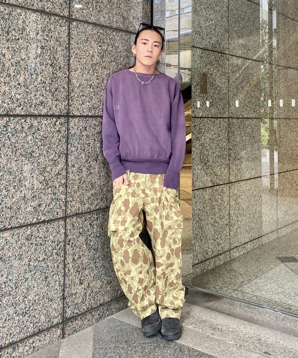 はるひむさんの「BEAMS WOMEN｜【別注】BUZZ RICKSON'S / ヘリンボーン カモ パンツ」を使ったコーディネート