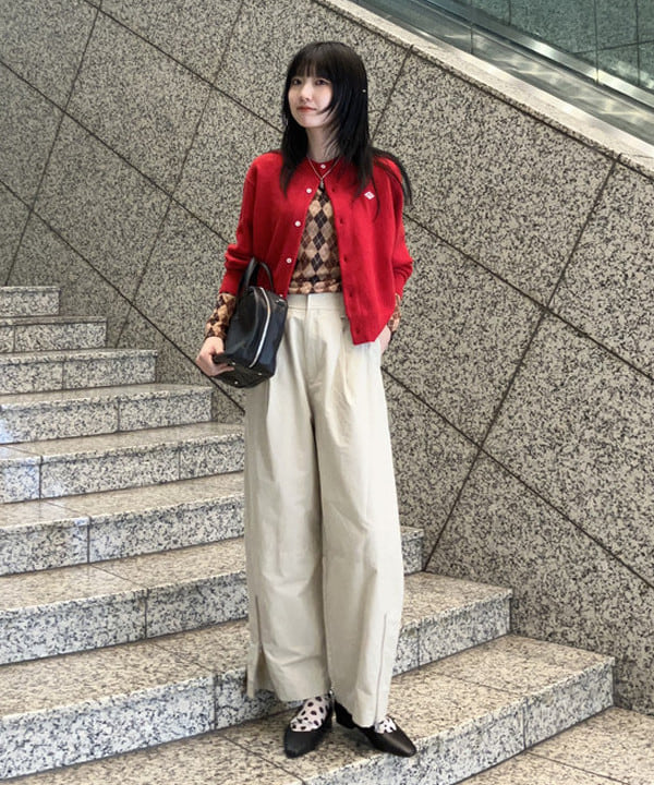 加歩さんの「BEAMS WOMEN｜DANTON / LAMBS WOOL CREWNECK CARDIGAN」を使ったコーディネート