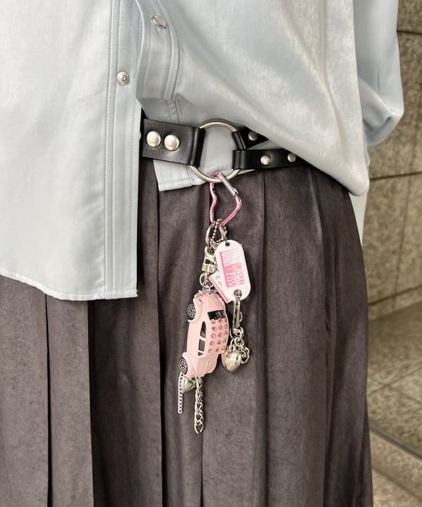 あさひさんの「BEAMS WOMEN｜guriguri / ピンク カー チャーム」を使ったコーディネート