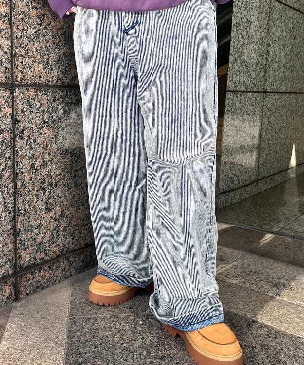 あゆさんの「BEAMS WOMEN｜【別注】 WAREHOUSE & CO. / ステンシル13 前V スウェット」を使ったコーディネート