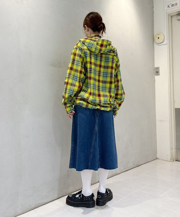 りかちょび/岸本梨佳さんの「BEAMS WOMEN｜Badge Rug」を使ったコーディネート