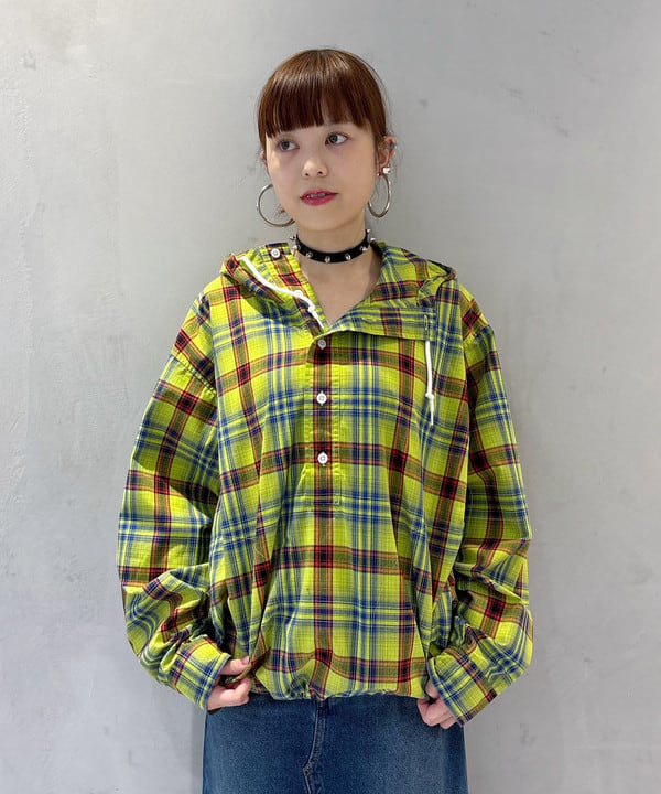 りかちょび/岸本梨佳さんの「BEAMS WOMEN｜Badge Rug」を使ったコーディネート