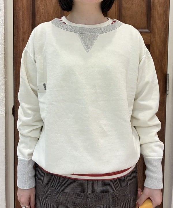 クロサワさんの「BEAMS WOMEN｜【別注】 WAREHOUSE & CO. / ステンシル13 前V スウェット」を使ったコーディネート