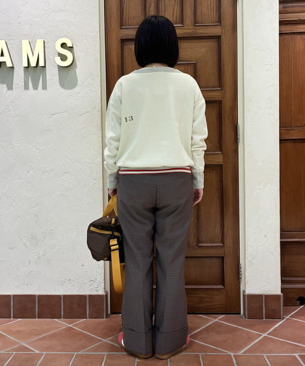 クロサワさんの「BEAMS WOMEN｜【別注】 WAREHOUSE & CO. / ステンシル13 前V スウェット」を使ったコーディネート