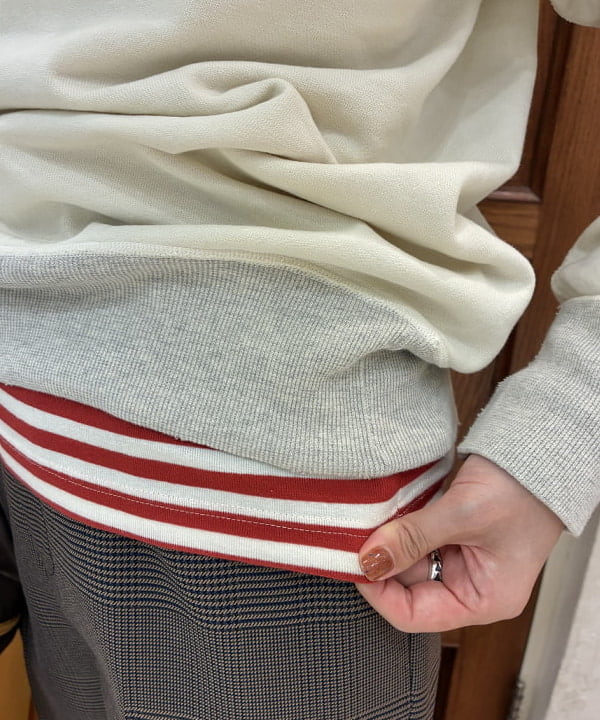 クロサワさんの「BEAMS WOMEN｜【別注】 WAREHOUSE & CO. / ステンシル13 前V スウェット」を使ったコーディネート