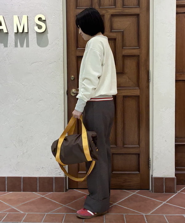 クロサワさんの「BEAMS WOMEN｜【別注】 WAREHOUSE & CO. / ステンシル13 前V スウェット」を使ったコーディネート