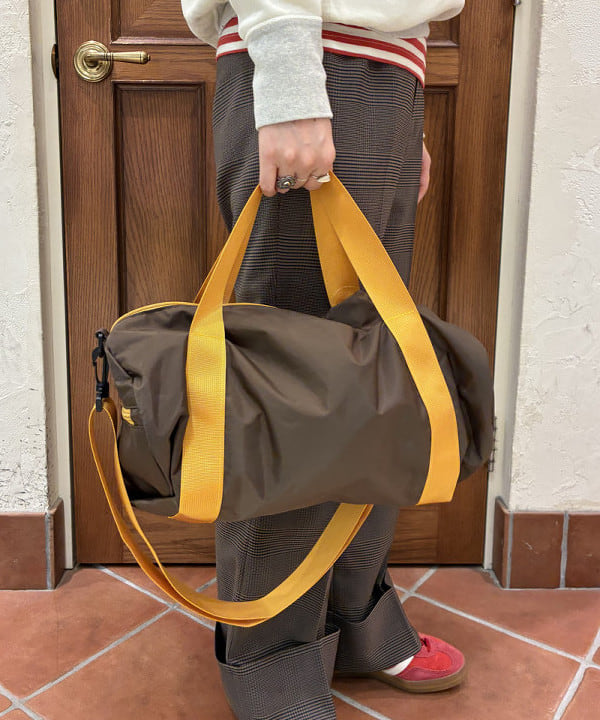 クロサワさんの「BEAMS WOMEN｜【別注】 WAREHOUSE & CO. / ステンシル13 前V スウェット」を使ったコーディネート