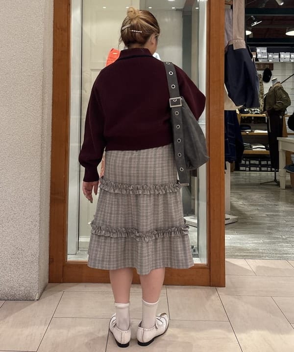 大石彩可さんの「BEAMS WOMEN｜【別注】FRED PERRY / Tipped Collar Cardigan」を使ったコーディネート