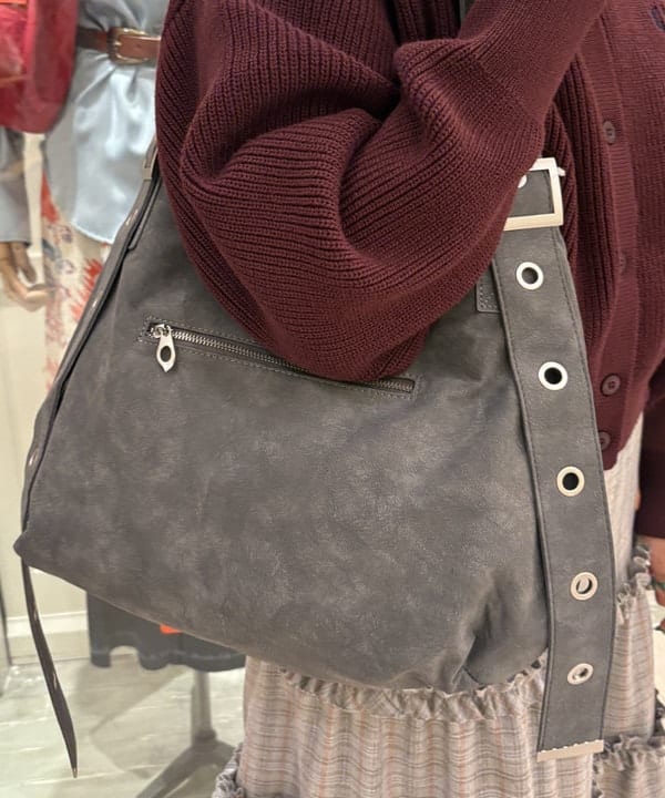 大石彩可さんの「BEAMS WOMEN｜【別注】FRED PERRY / Tipped Collar Cardigan」を使ったコーディネート