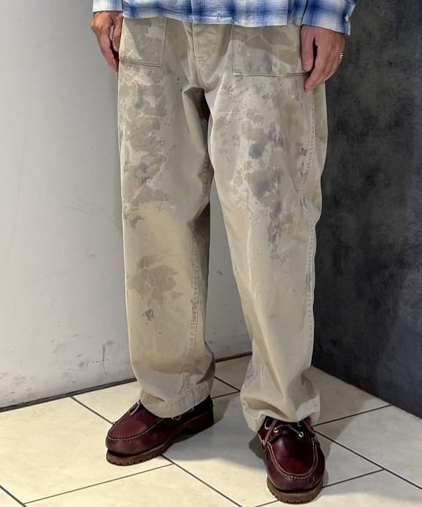 山下 勝利さんの「BEAMS WOMEN｜Open Collar Ombre」を使ったコーディネート