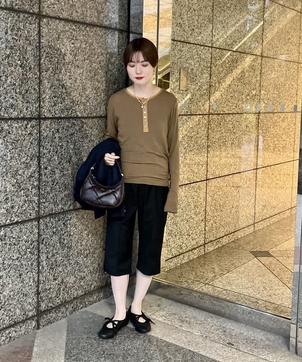 森本 理絵さんの「BEAMS WOMEN｜4ボタン ダブル ブレザー」を使ったコーディネート