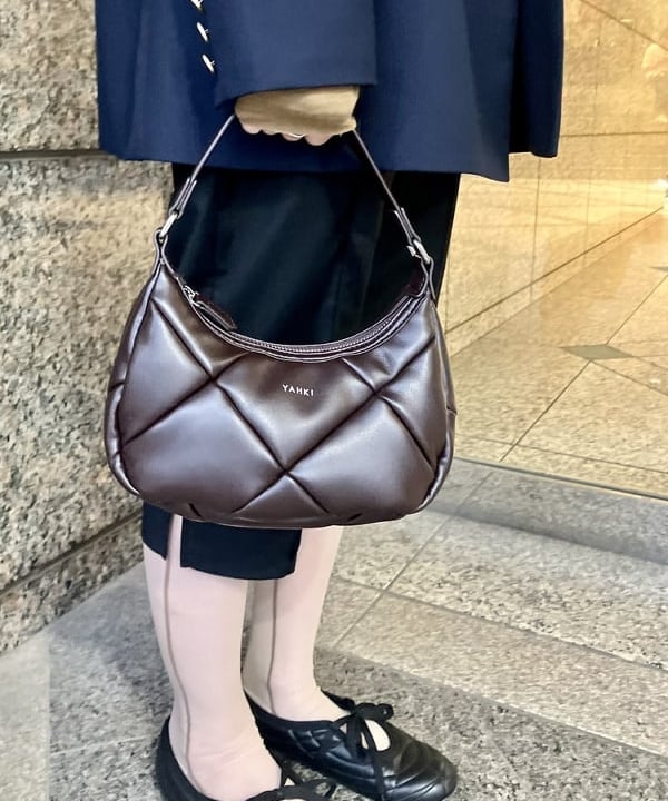 森本 理絵さんの「BEAMS WOMEN｜4ボタン ダブル ブレザー」を使ったコーディネート