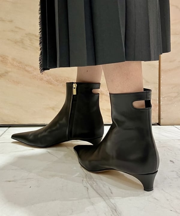 茂野 真楓さんの「BEAMS WOMEN｜【別注】SLOANE / 3ゲージ ドロップショルダー タートルネック ニット」を使ったコーディネート