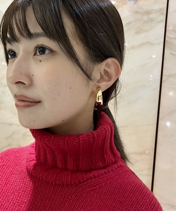 茂野 真楓さんの「BEAMS WOMEN｜【別注】SLOANE / 3ゲージ ドロップショルダー タートルネック ニット」を使ったコーディネート