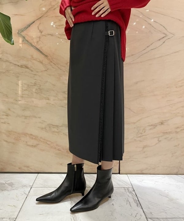 茂野 真楓さんの「BEAMS WOMEN｜【別注】SLOANE / 3ゲージ ドロップショルダー タートルネック ニット」を使ったコーディネート